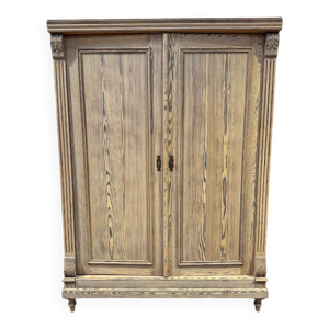 petite armoire ancienne