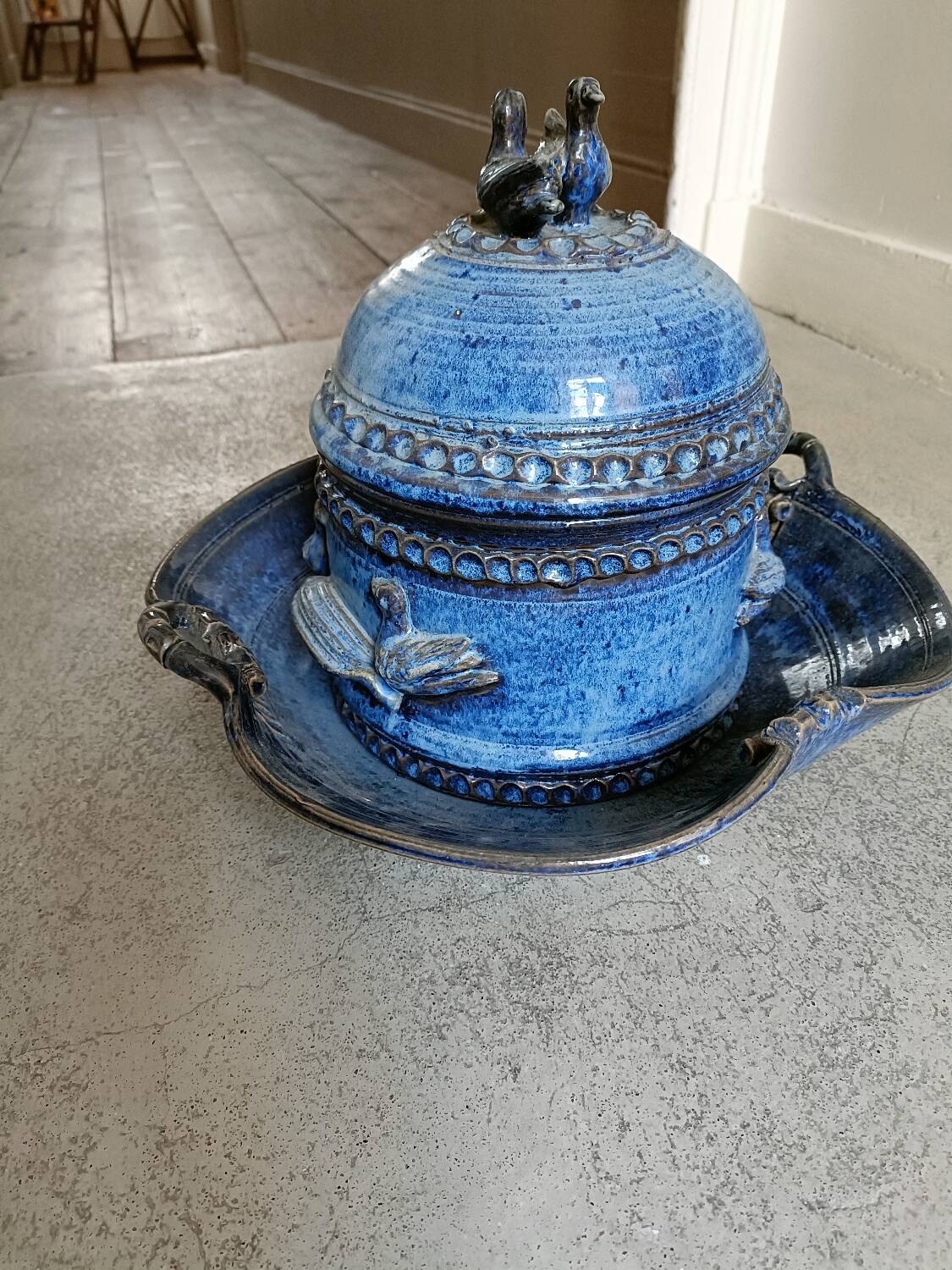 Admirable sculpture in blue sandstone