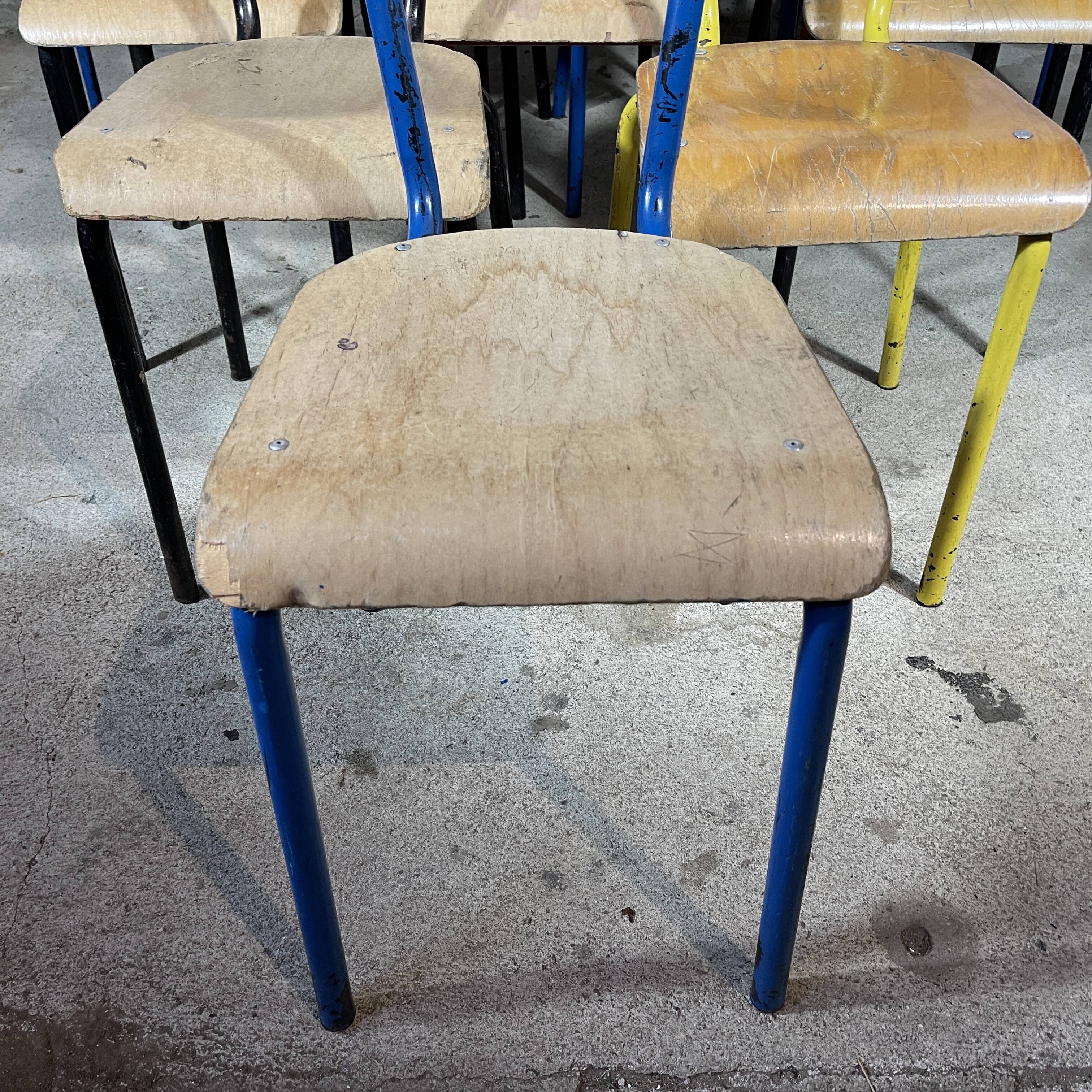 Set of 16 school chairs