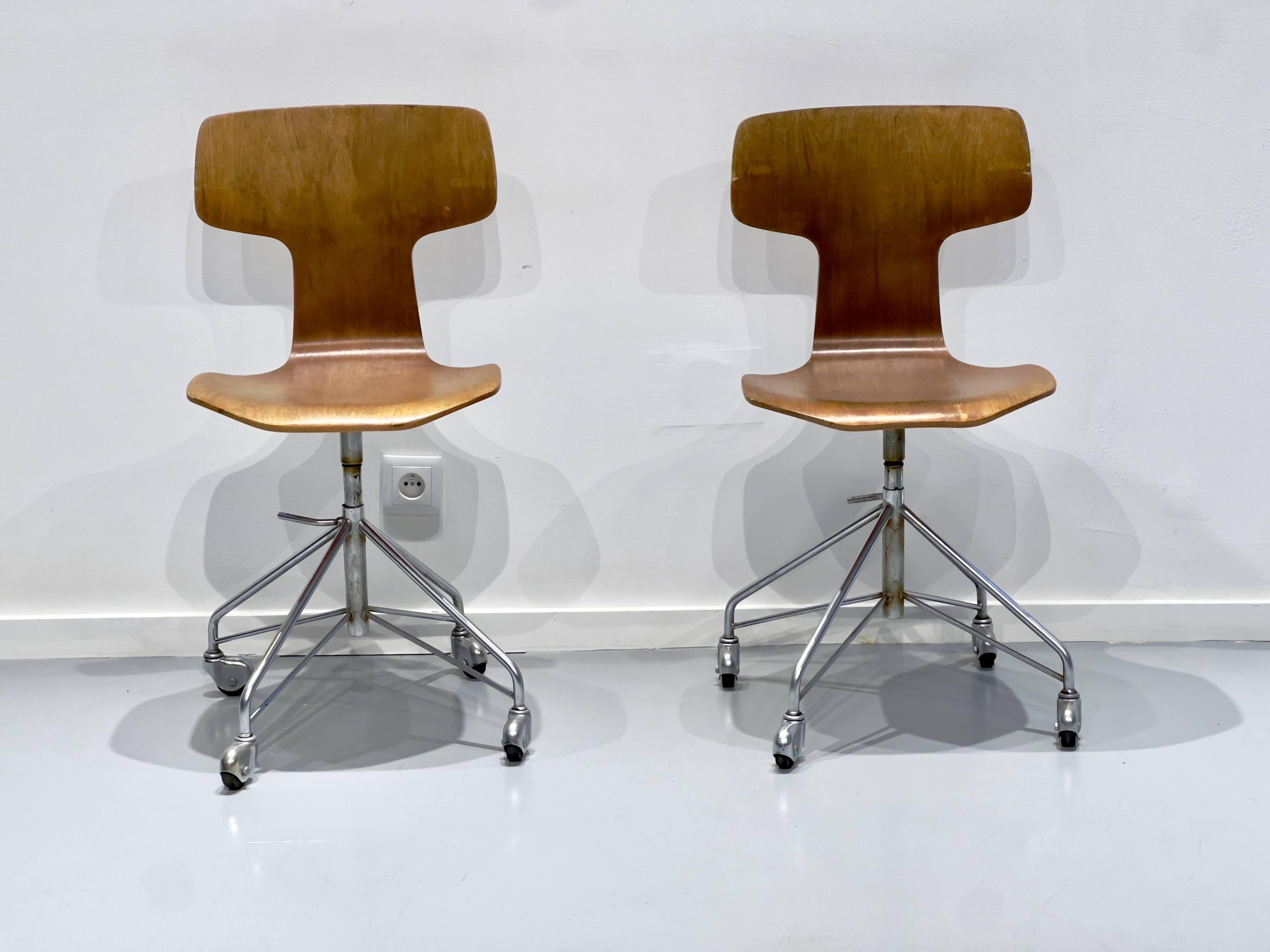 Set of 2 swivel chairs Model 3113 by Arne Jacobsen, Fritz Hansen, 1960s