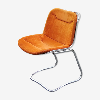 Chair of the 70s in chromed metal galette in orange felt velvet