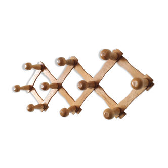 Porte-manteau mural pliable en bois