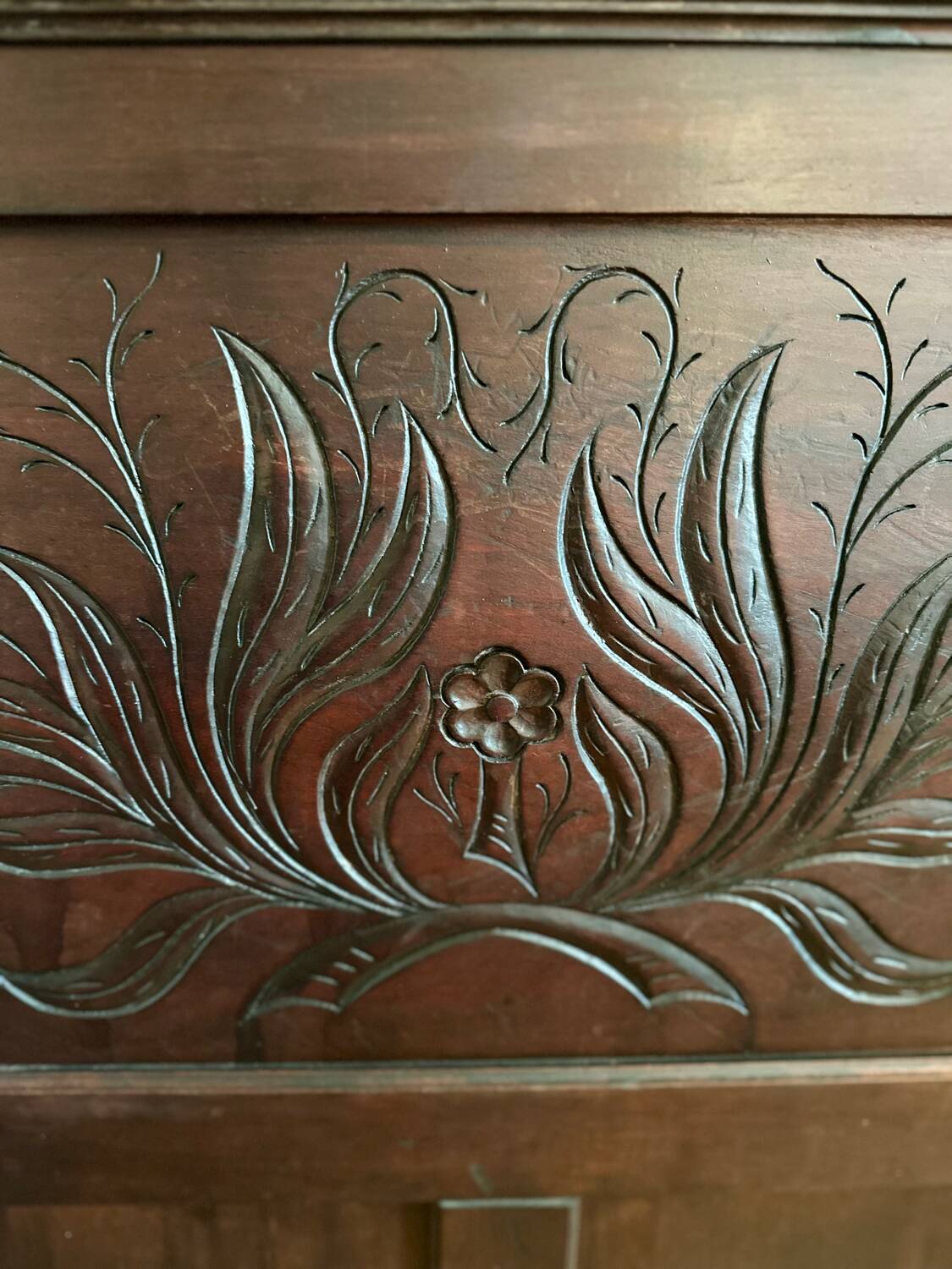 Wall mounted coat rack