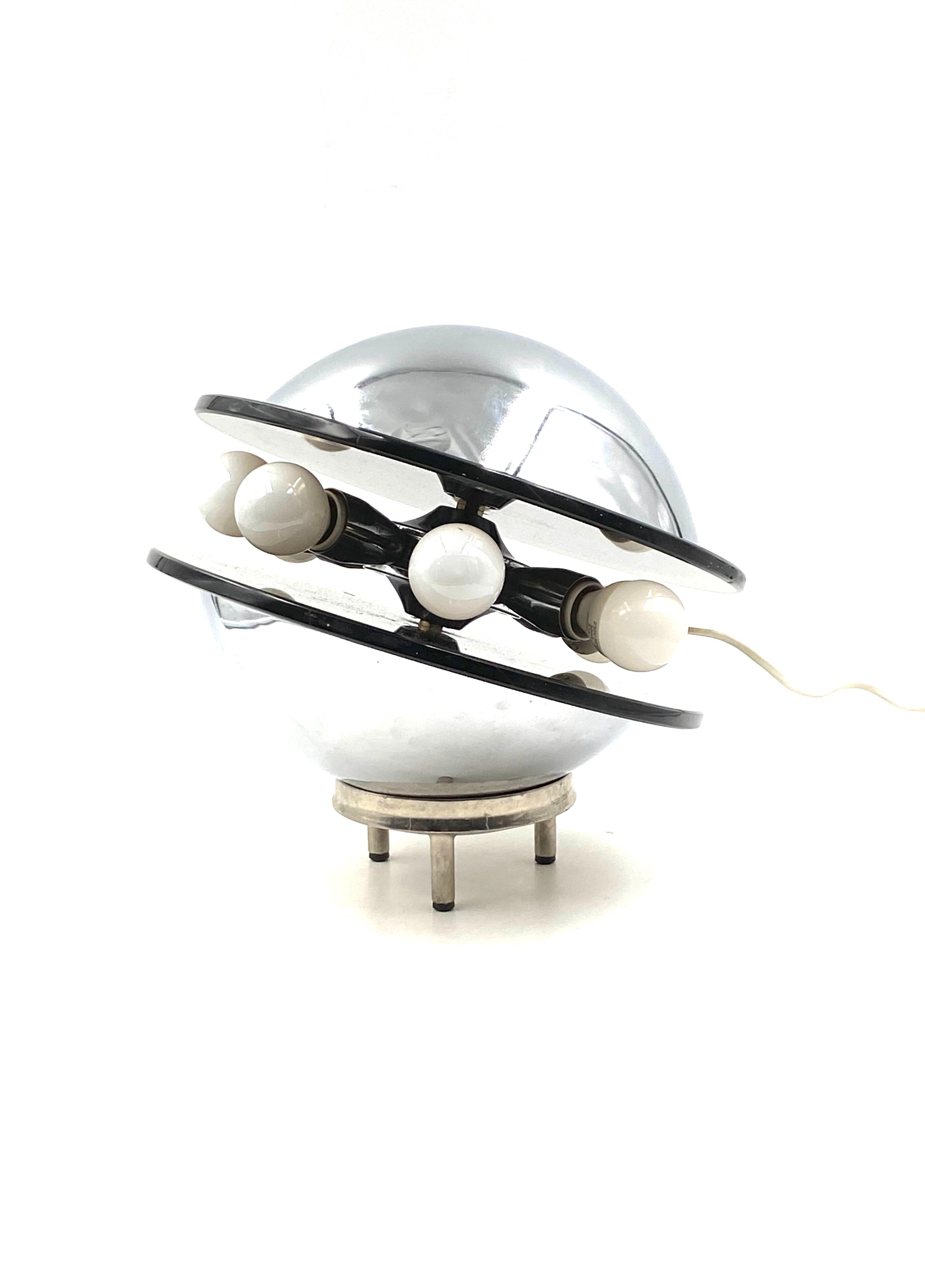 Space age flying saucer Ufo table lamp, Italy 1970s