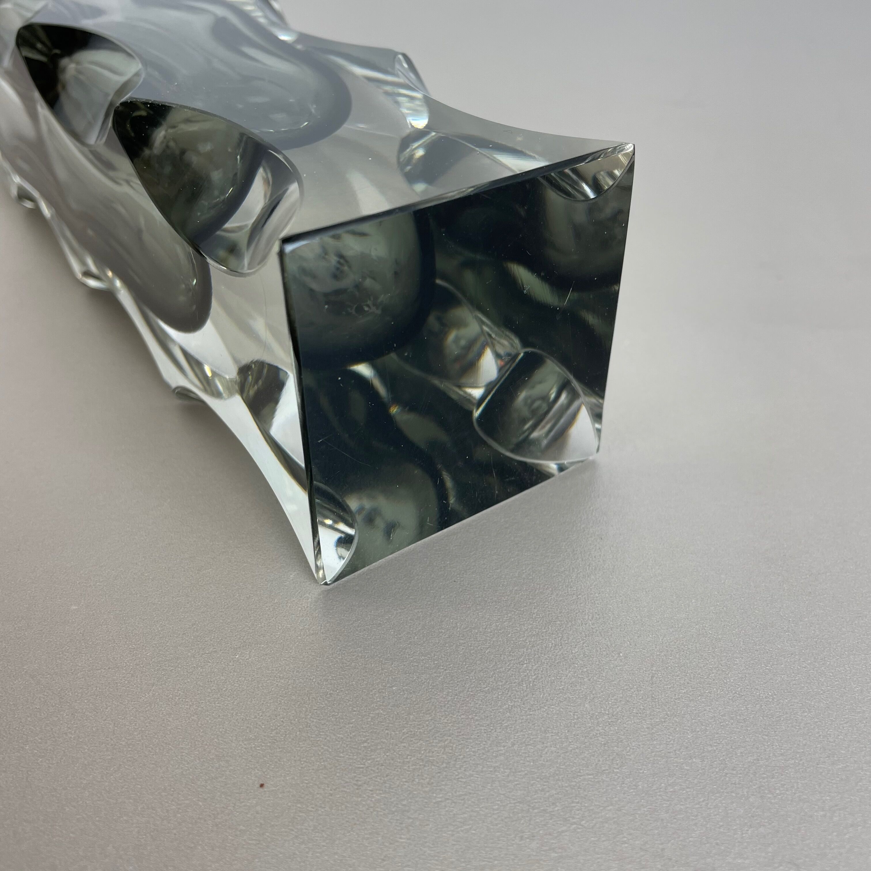 Extra Large Mandruzzato Faceted Glass Sommerso Vase Made in Murano, Italy 1970s