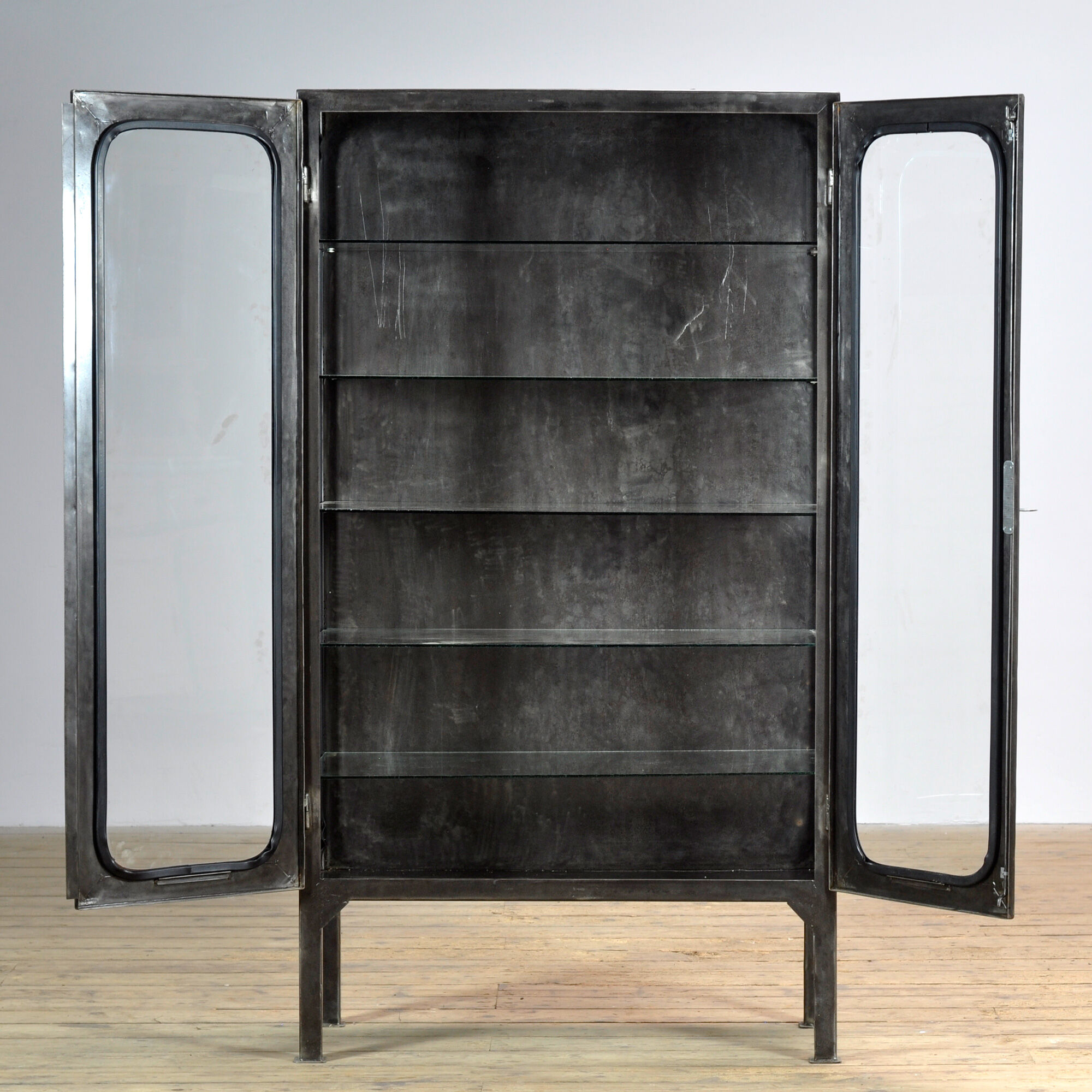 Cabinet médical vintage, années 1970