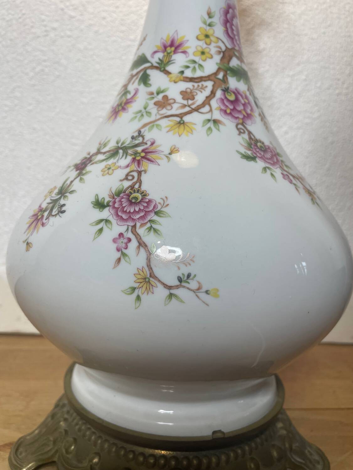 Old Napoleon 3 globe electrified oil lamp in opaline