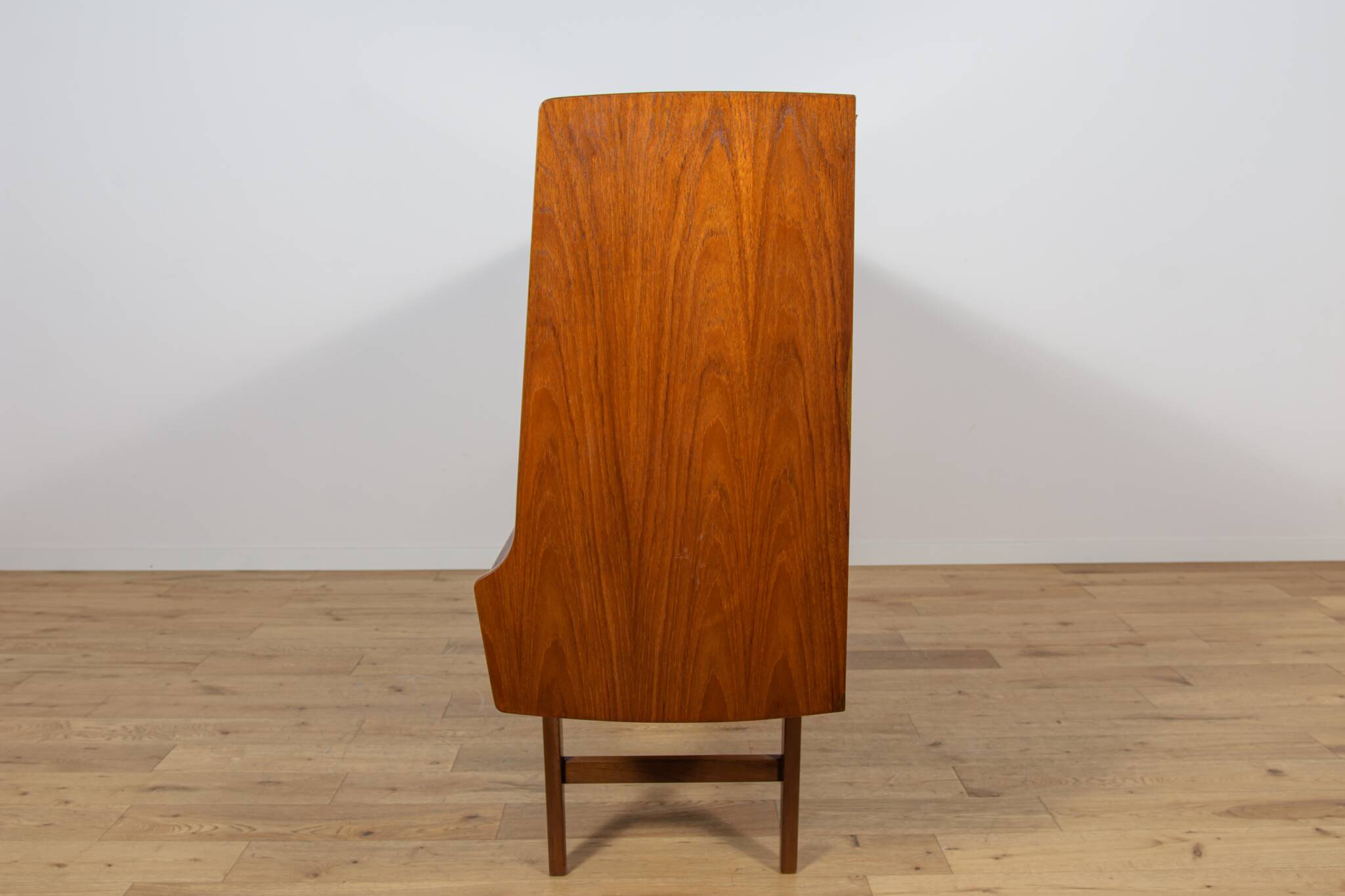 Buffet haut en teck de style moderne du milieu du siècle, fabriqué par Farso Mobelfabrik, Danemark.