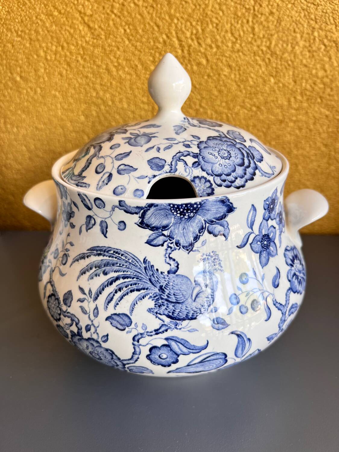 Villeroy & Boch soup tureen