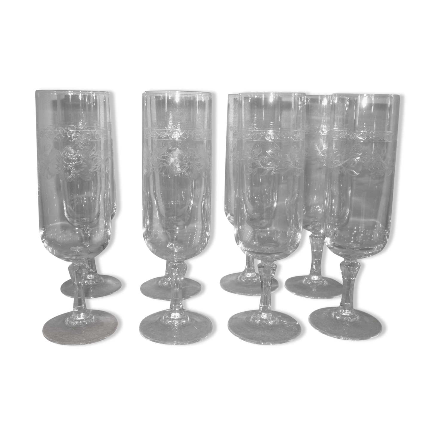 8 champagne flutes in crystal engraved in relief model Matignon