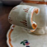 Saucière on Longchamp earthenware display - Mistral model
