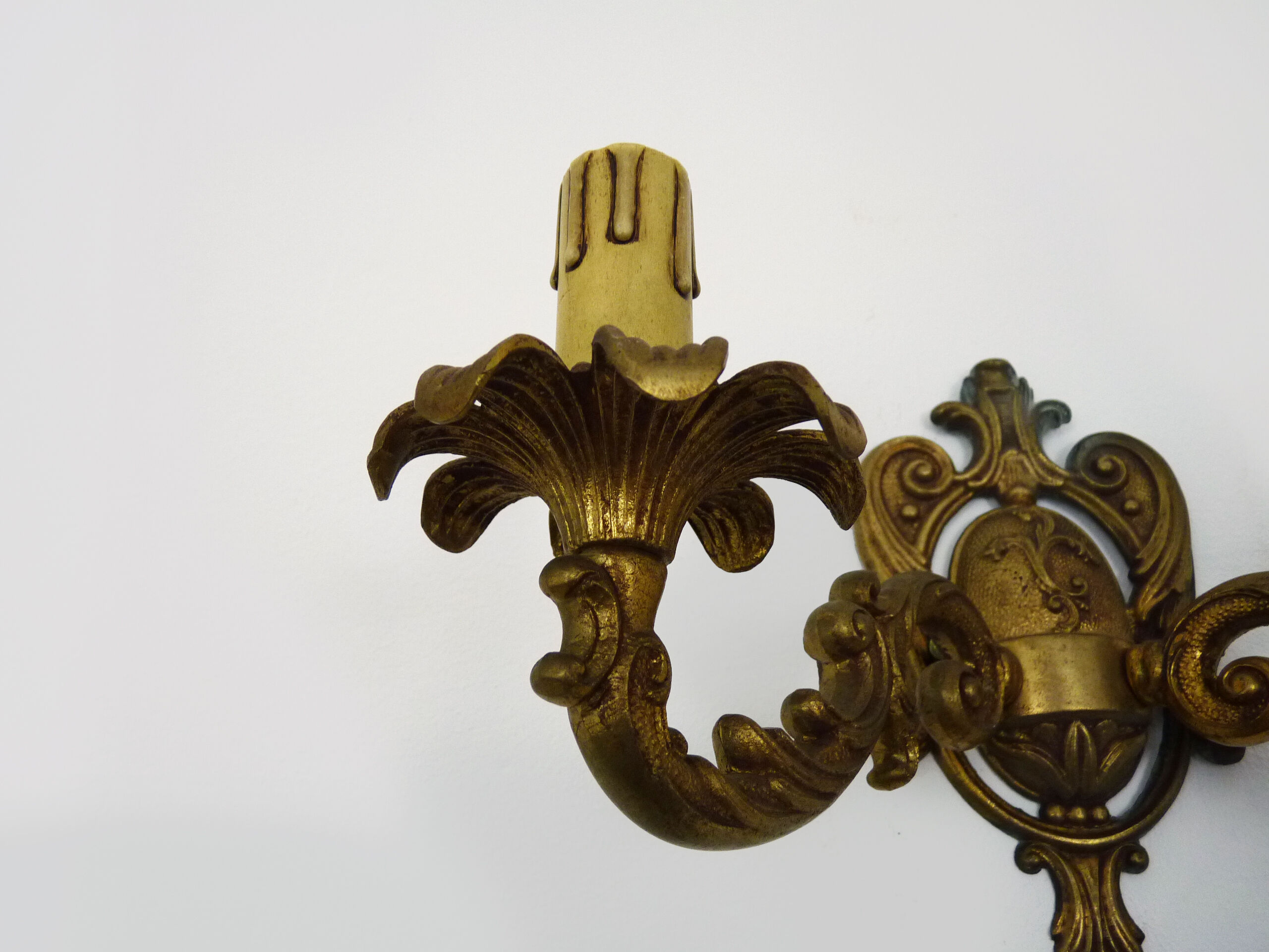 Old bronze wall lamp with 2 candles, years 50/60