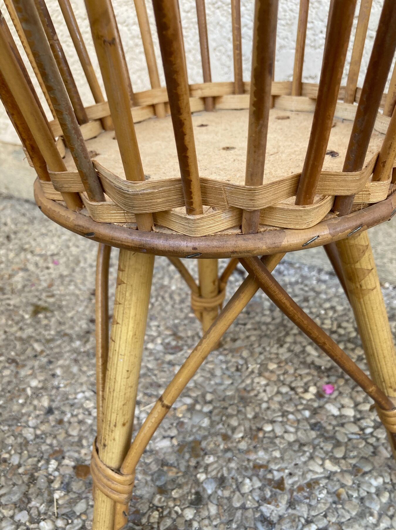 Vintage rattan worker