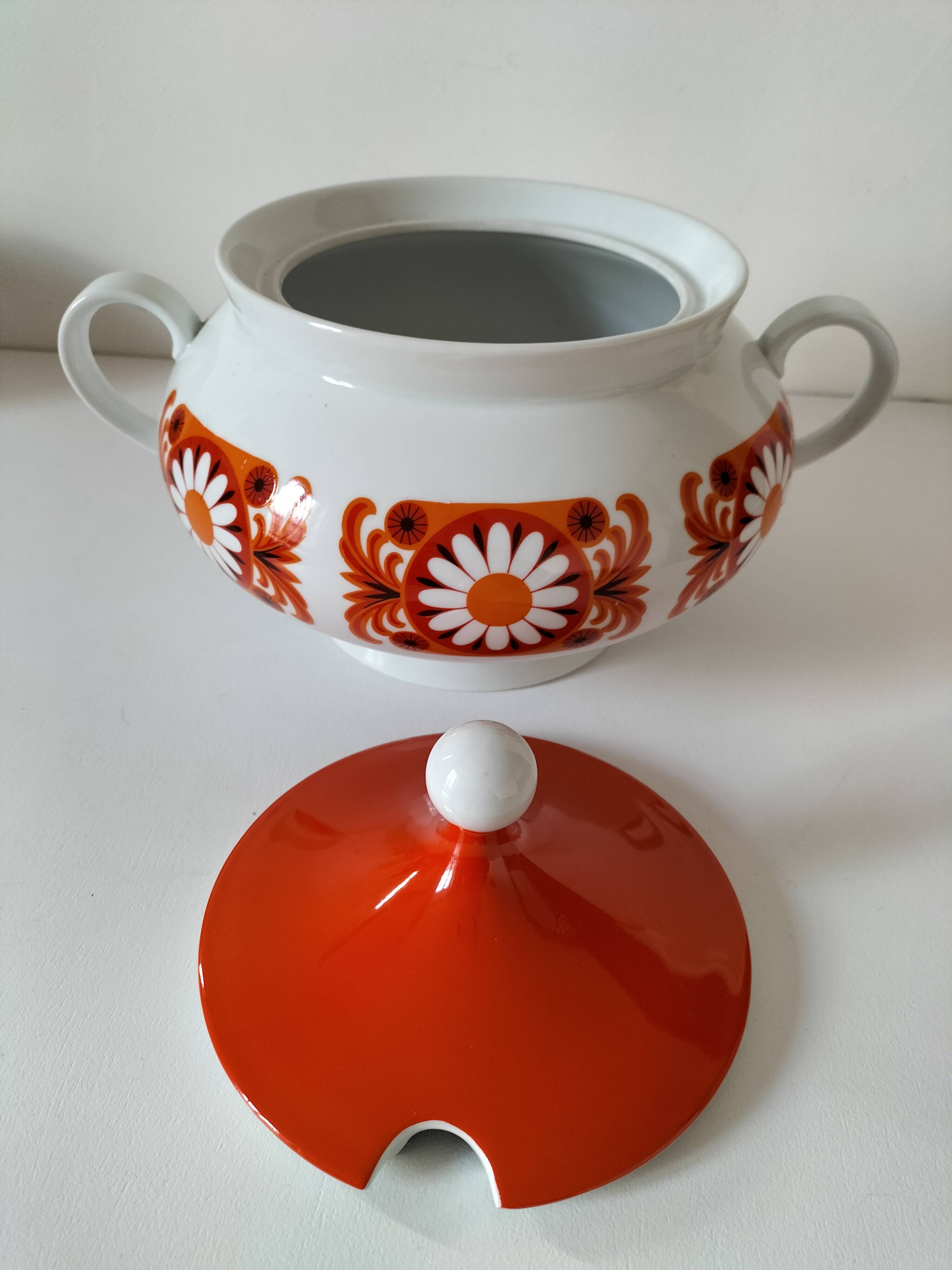 Bavarian porcelain soup tureen Schuman Arzberg