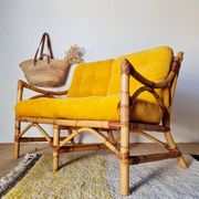 Banquette en rotin années 60 - velours jaune