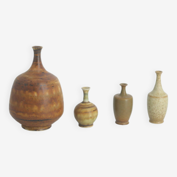 Petits Vases Mid-Century Scandinaves Modernes de Collection en Grès Marron par Gunnar Borg, Set de 4