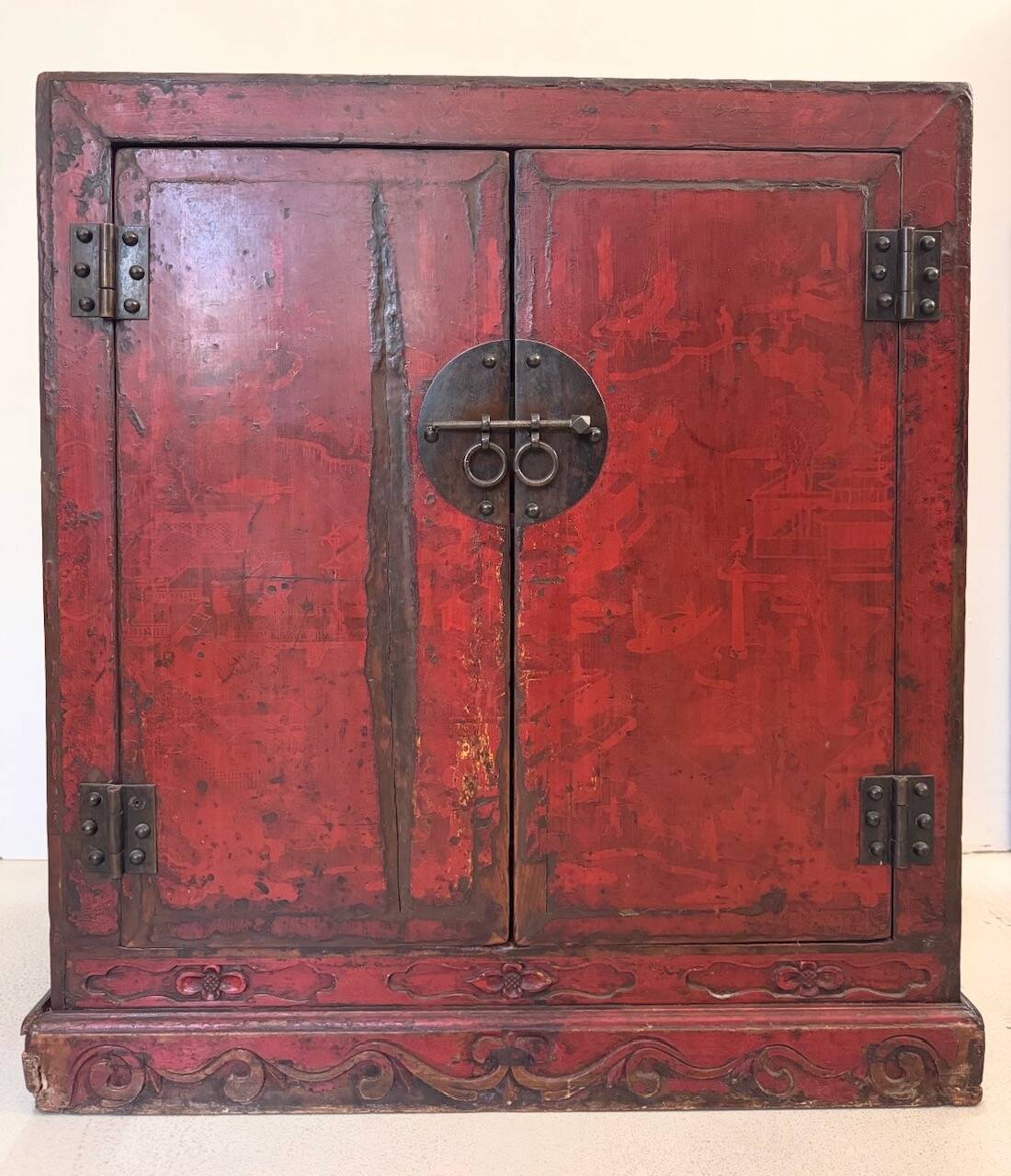 Red lacquered furniture from Shanxi Province (Northern China)