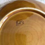 Round dish in barbotine with sarregumine fruit decoration