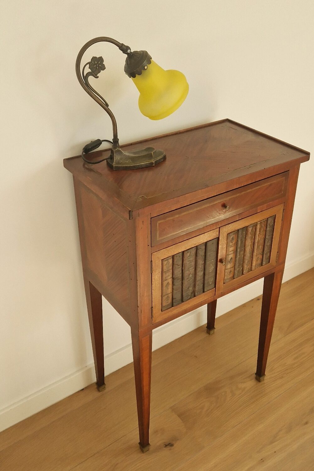 Art Nouveau style lamp