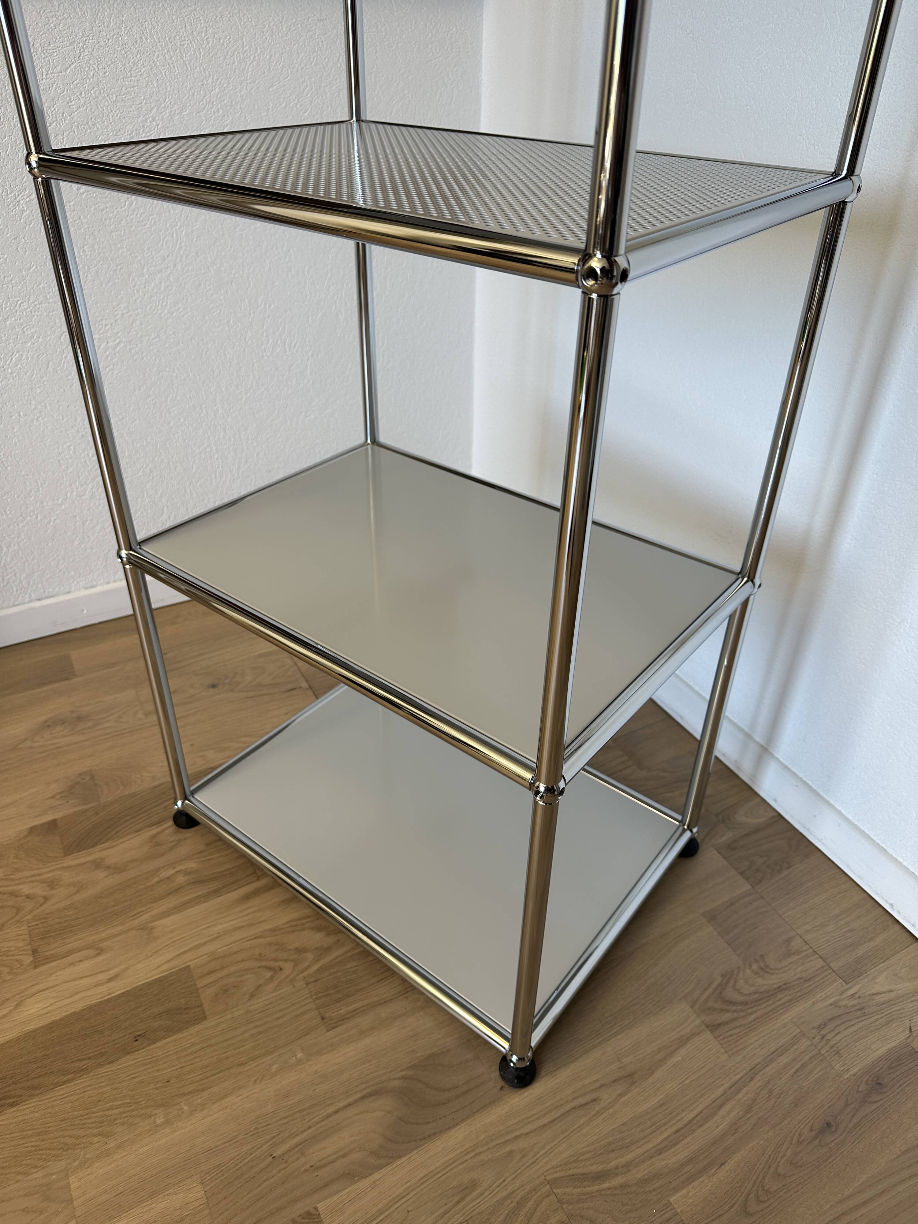 USM Haller Shelf in Light Grey