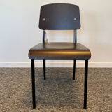 Chaise modèle "standard" design Jean Prouvé 1953, édition contemporaine par Vitra