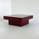 Table basse italienne rouge du milieu du siècle avec plateau en verre