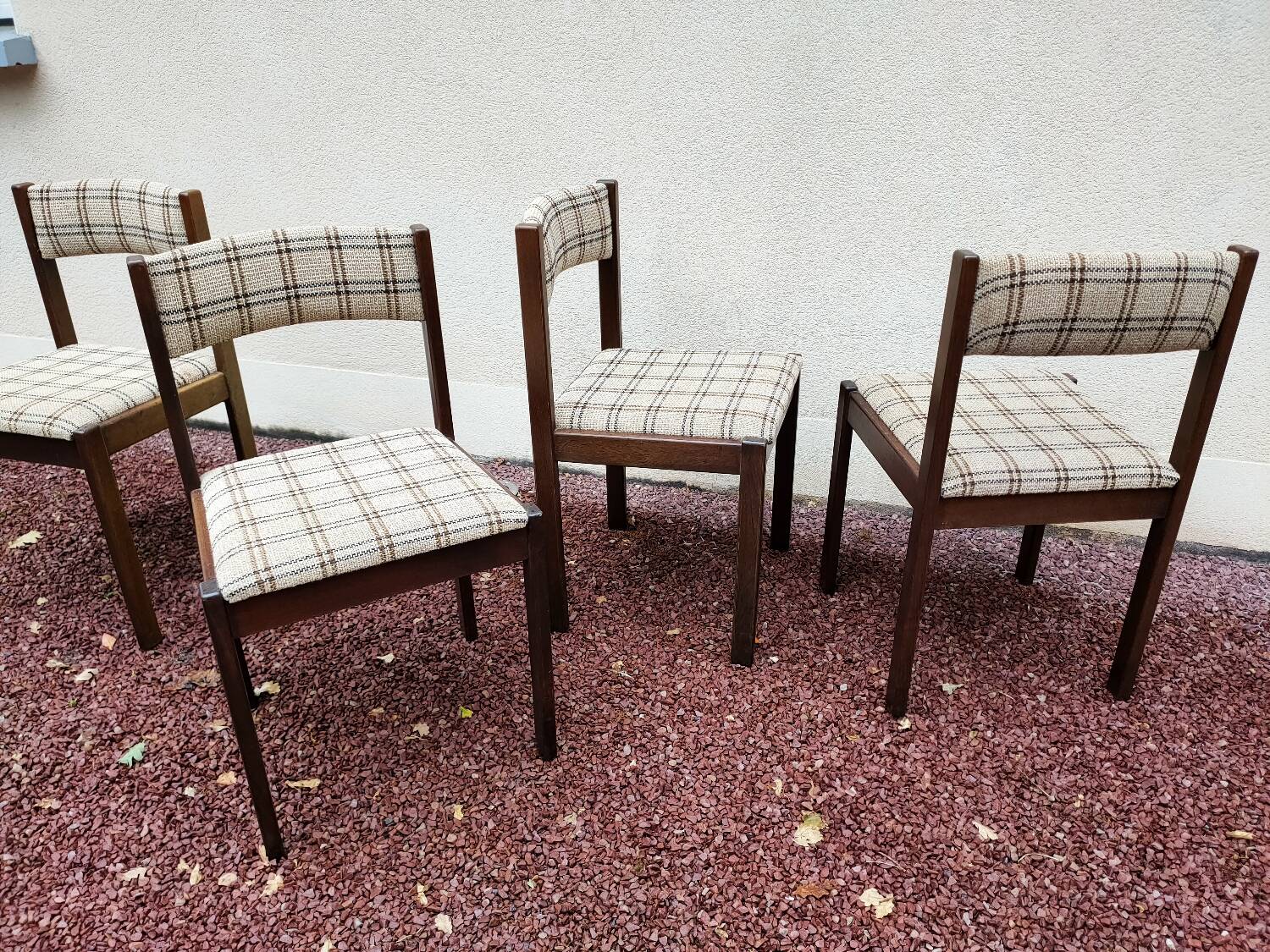 Ensemble de 4 chaises en bois et tweed 70'