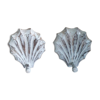 Set of 2 hooks in white patinated wood, shell shape