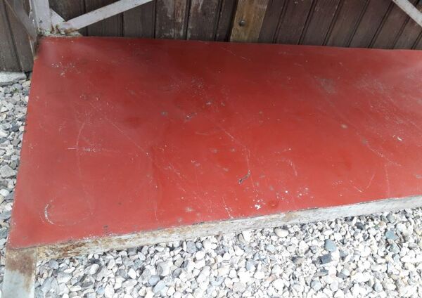 Etabli ancien en métal d'atelier, usine Majorette, industriel