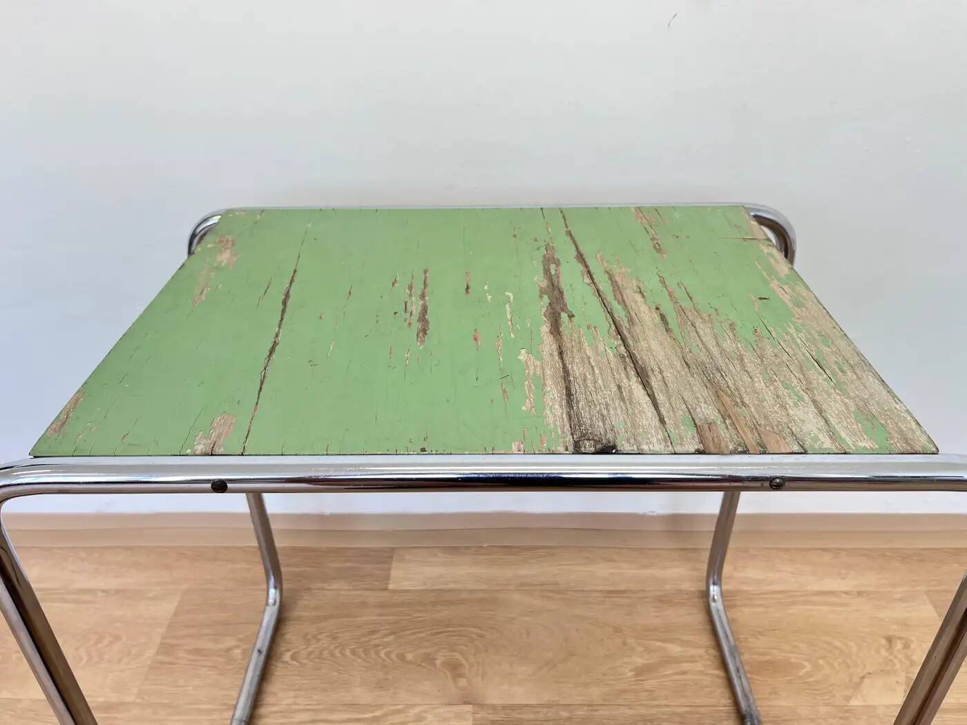 Table gigogne ou d'appoint chromée de style Bauhaus, conçue par Marcel Breuer pour Mucke Melder, années 1930