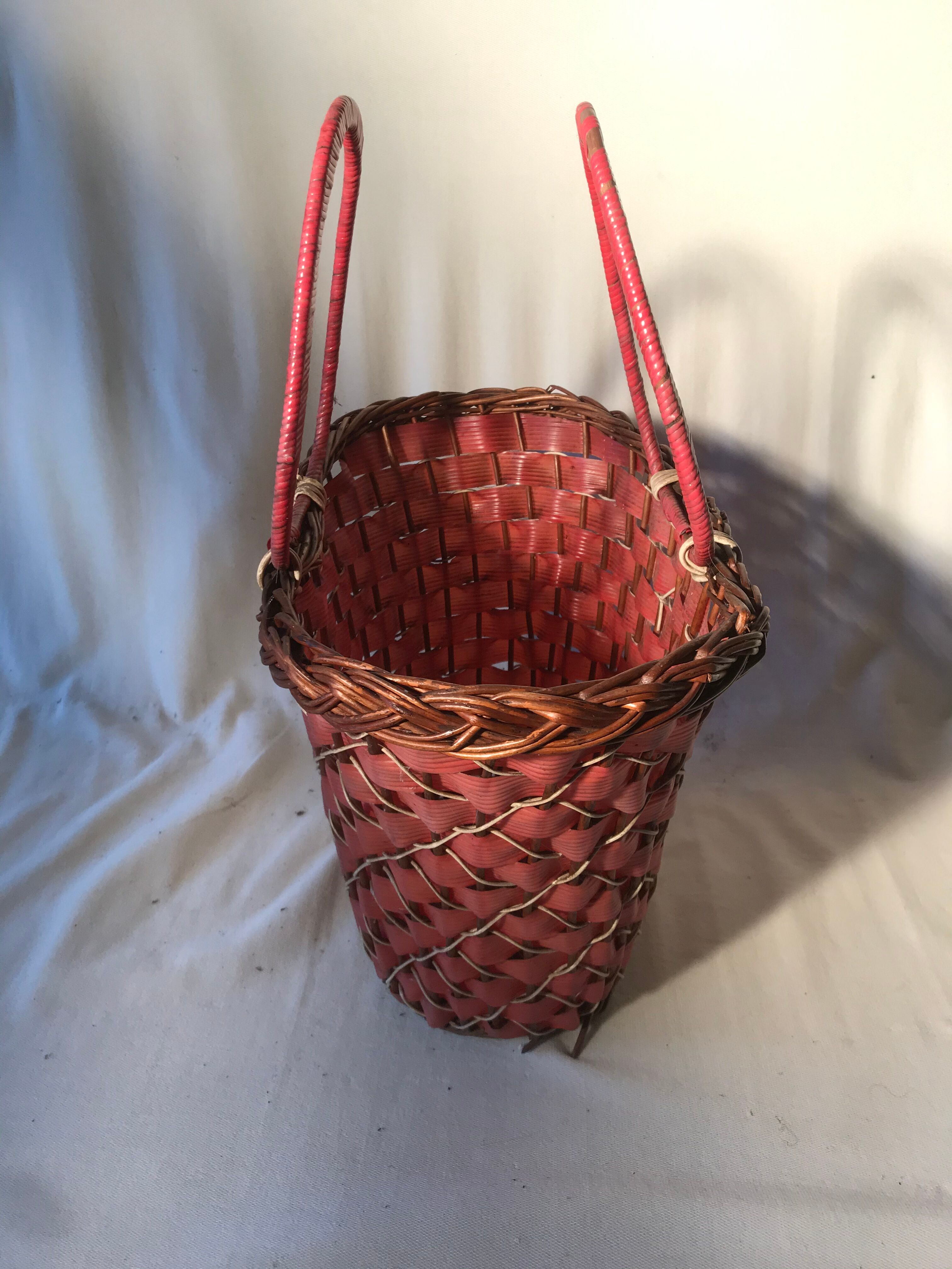 Old Deco Basket in Braided Wicker - Red Scoubidou - Anse Vintage
