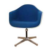 Charles and Ray Eames swivel armchair, Herman Miller Edition dating from the 60s.