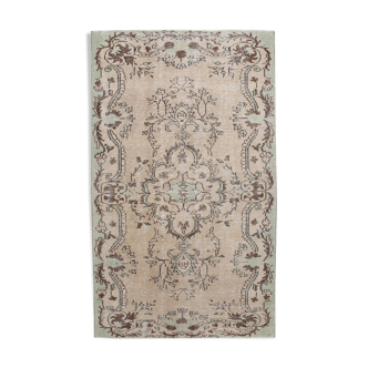 Classic floral vintage rug, 211x125cm