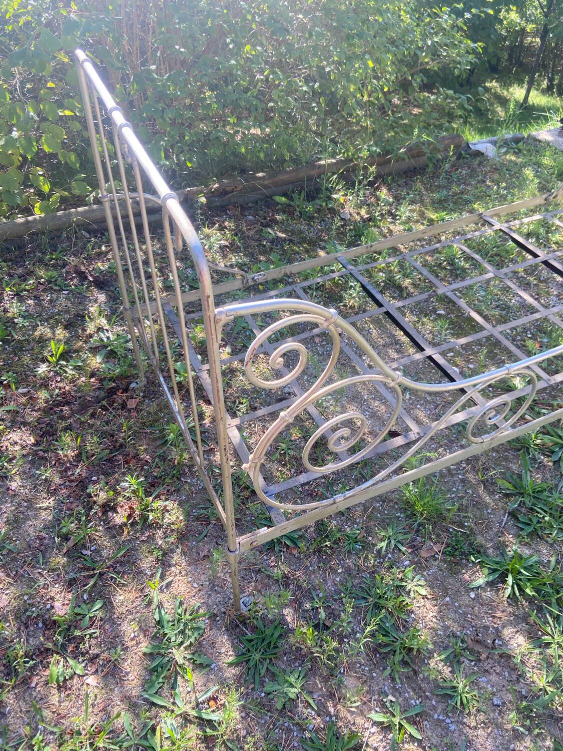 Foldable wrought iron bed from the late 19th century.