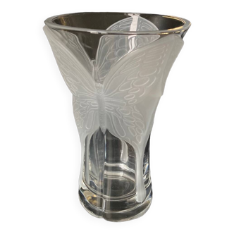 Crystal vase depicting three butterflies