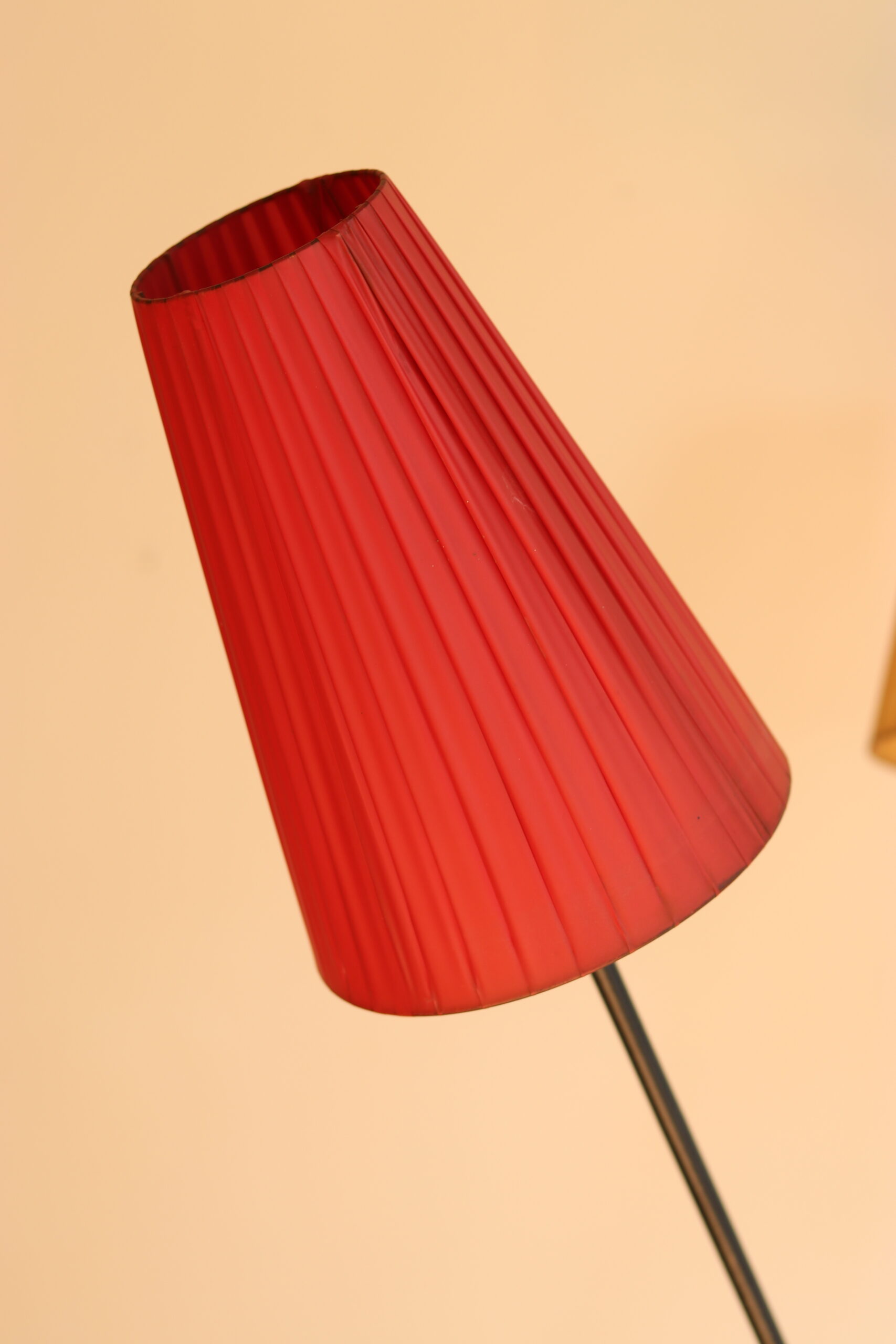 Three-colour tripod floor lamp from the 1950s with three lights.