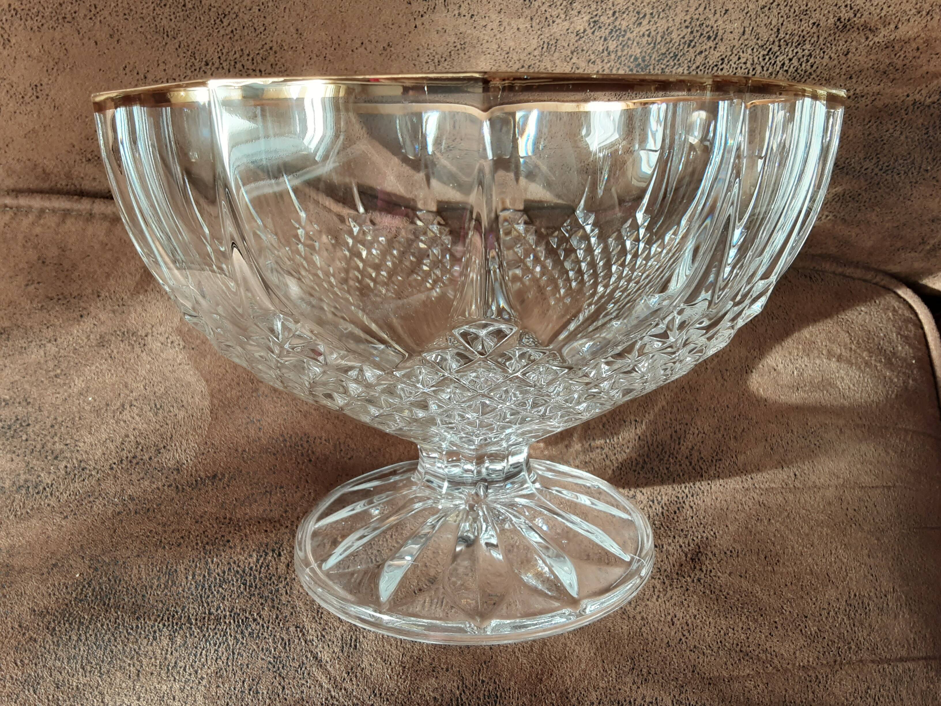 Crystal footed cup