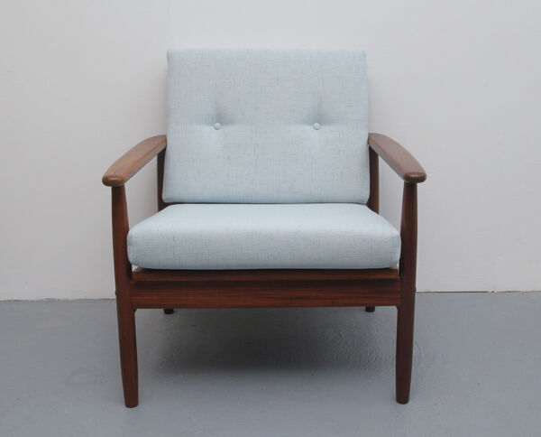 Fauteuil en teck des années 1960 nouveaux coussins en gris-bleu