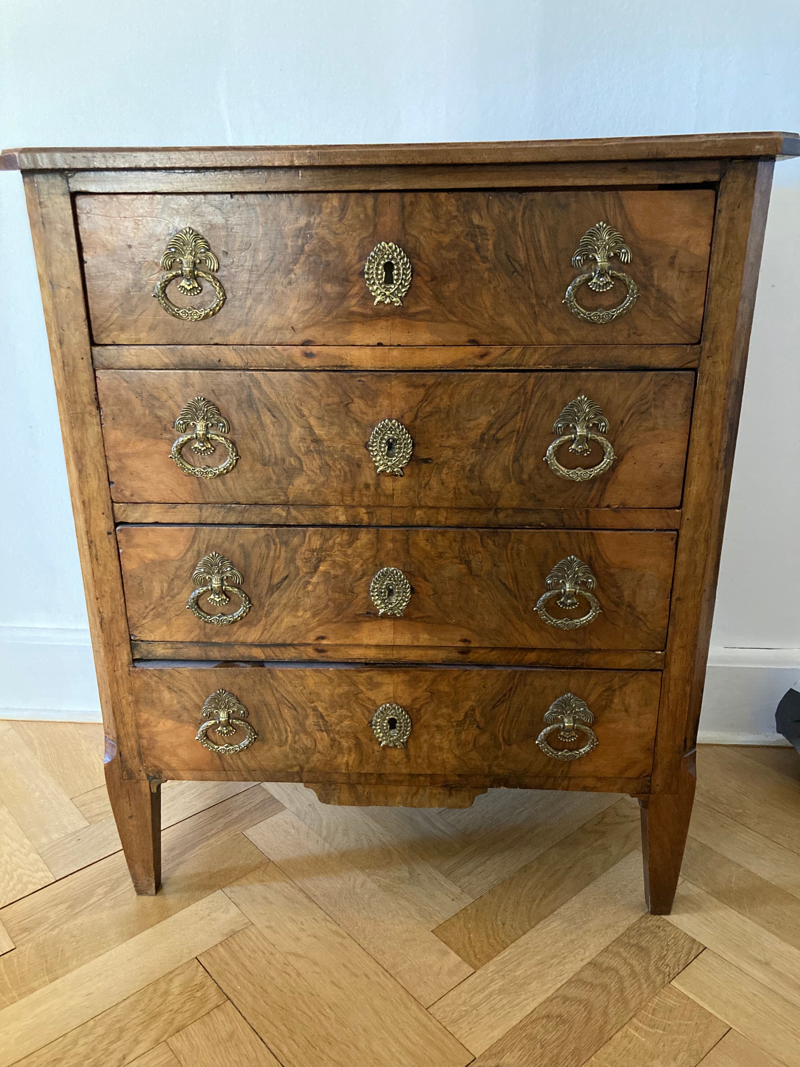 Commode en bois