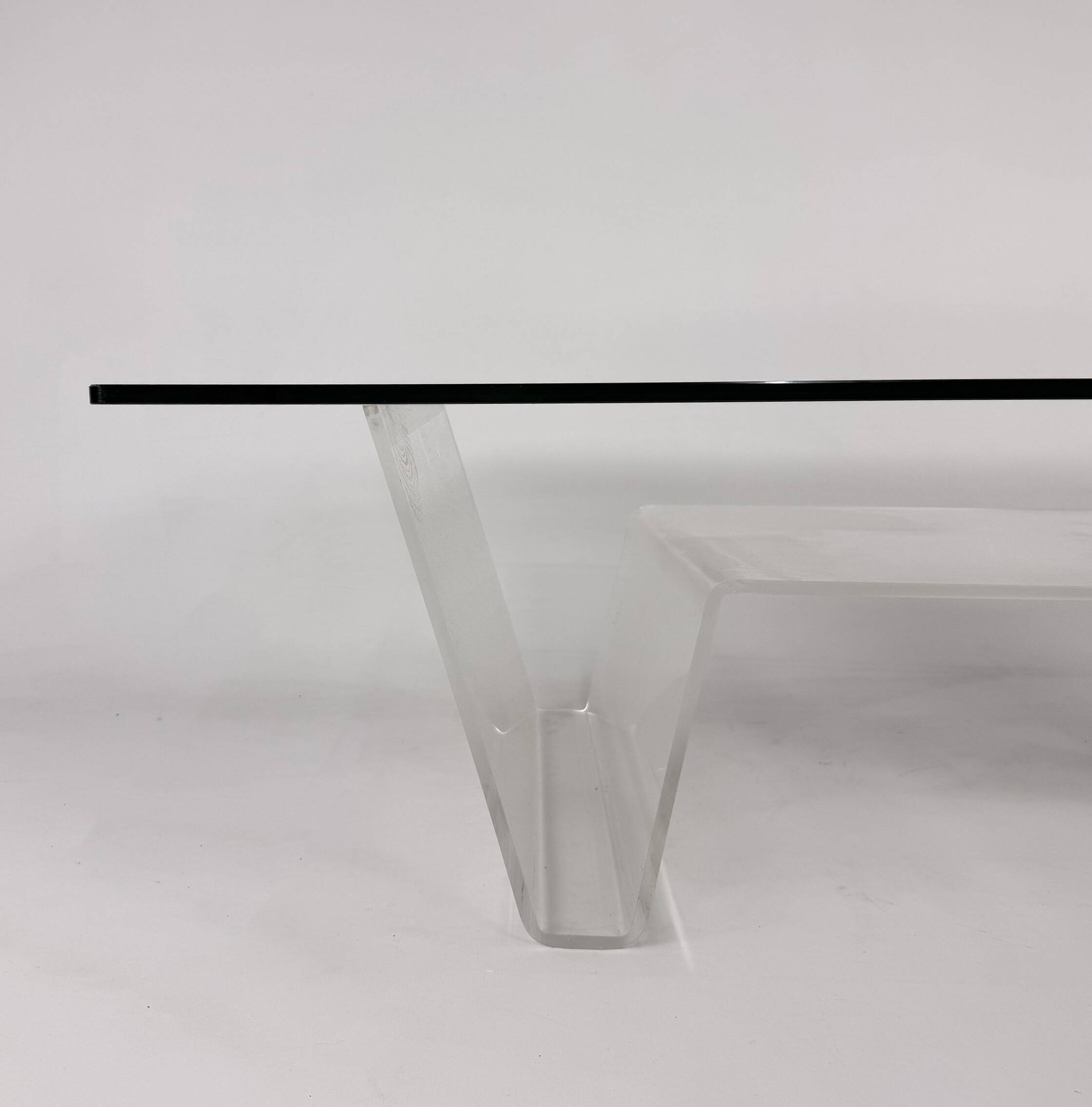 Table basse postmoderne italienne en marbre et verre, années 1990