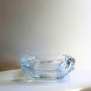 Cendrier en verre de forme carrée
