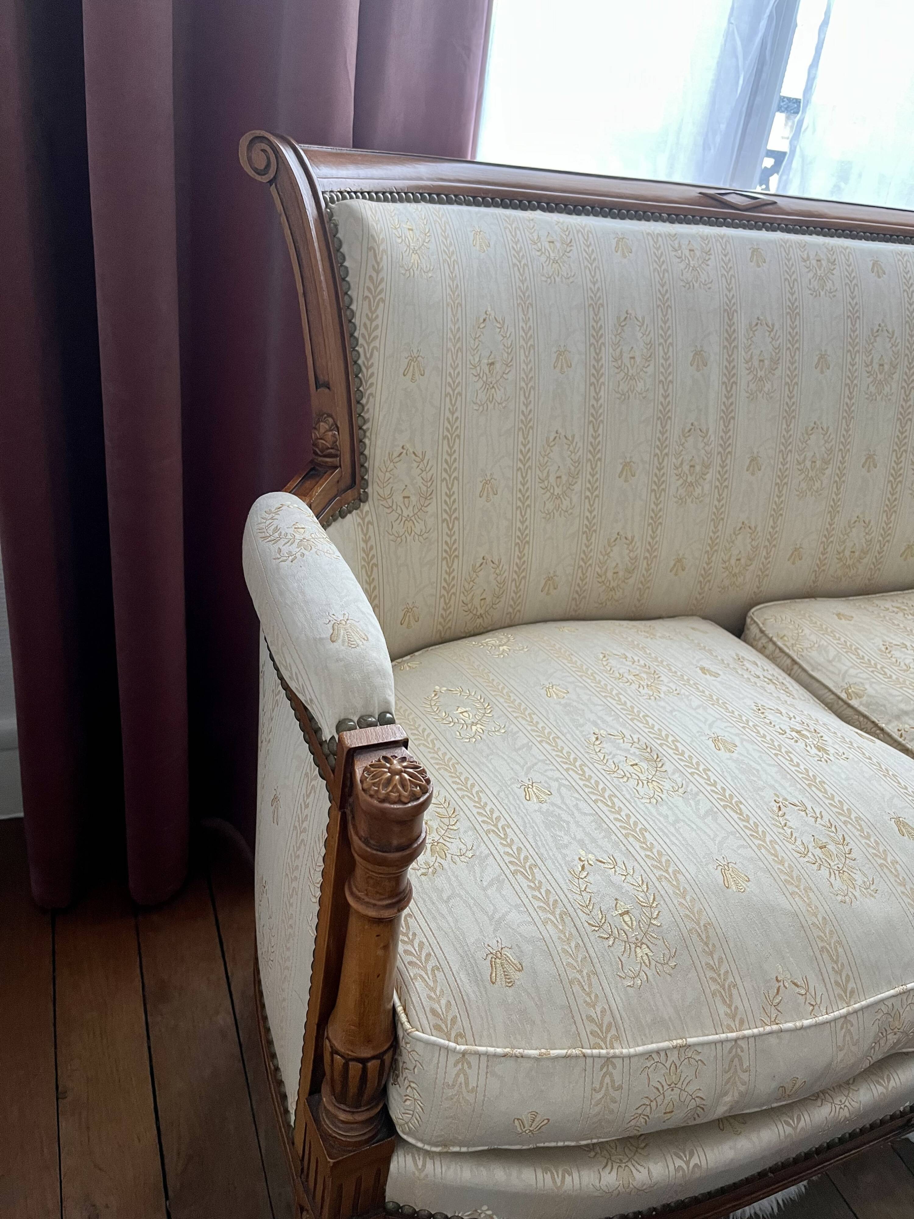 Superb ivory bench