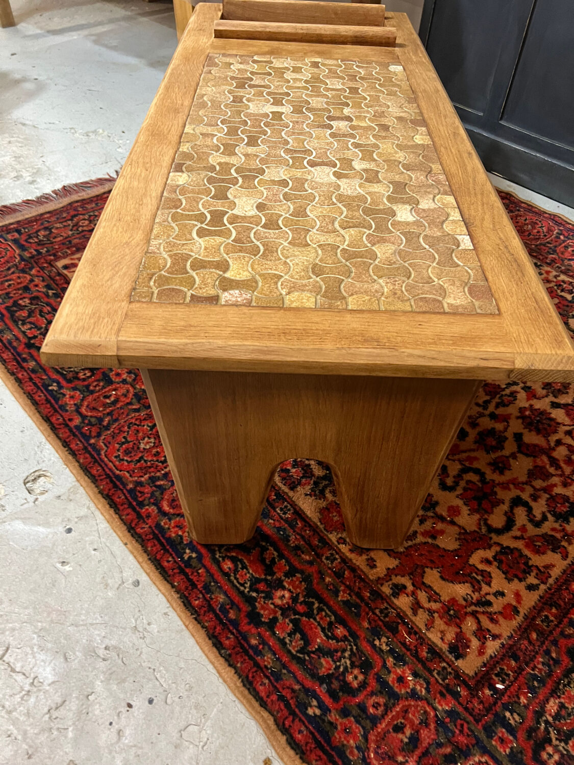 Oak coffee table published by Votre maison.