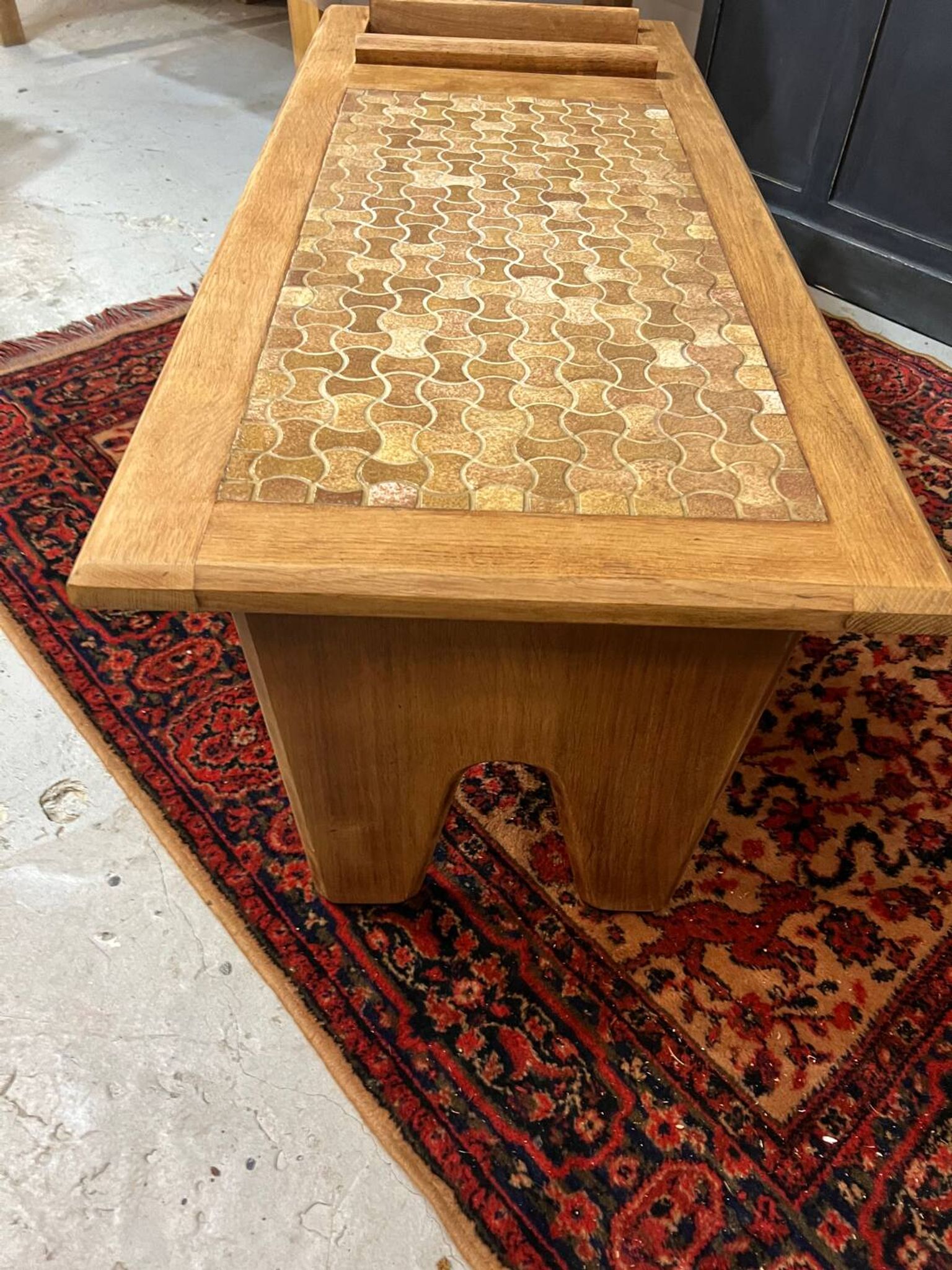 Table basse en chêne éditée par Votre maison