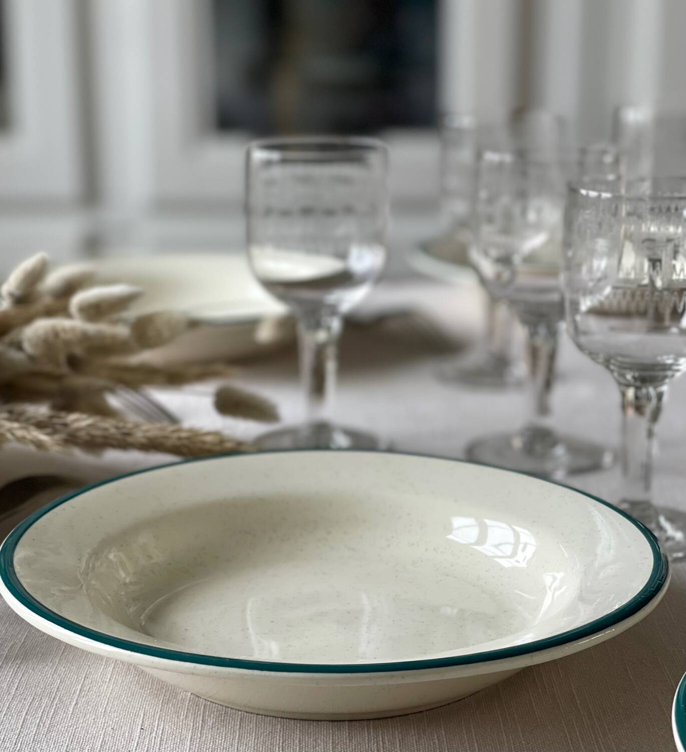 6 earthenware soup plates