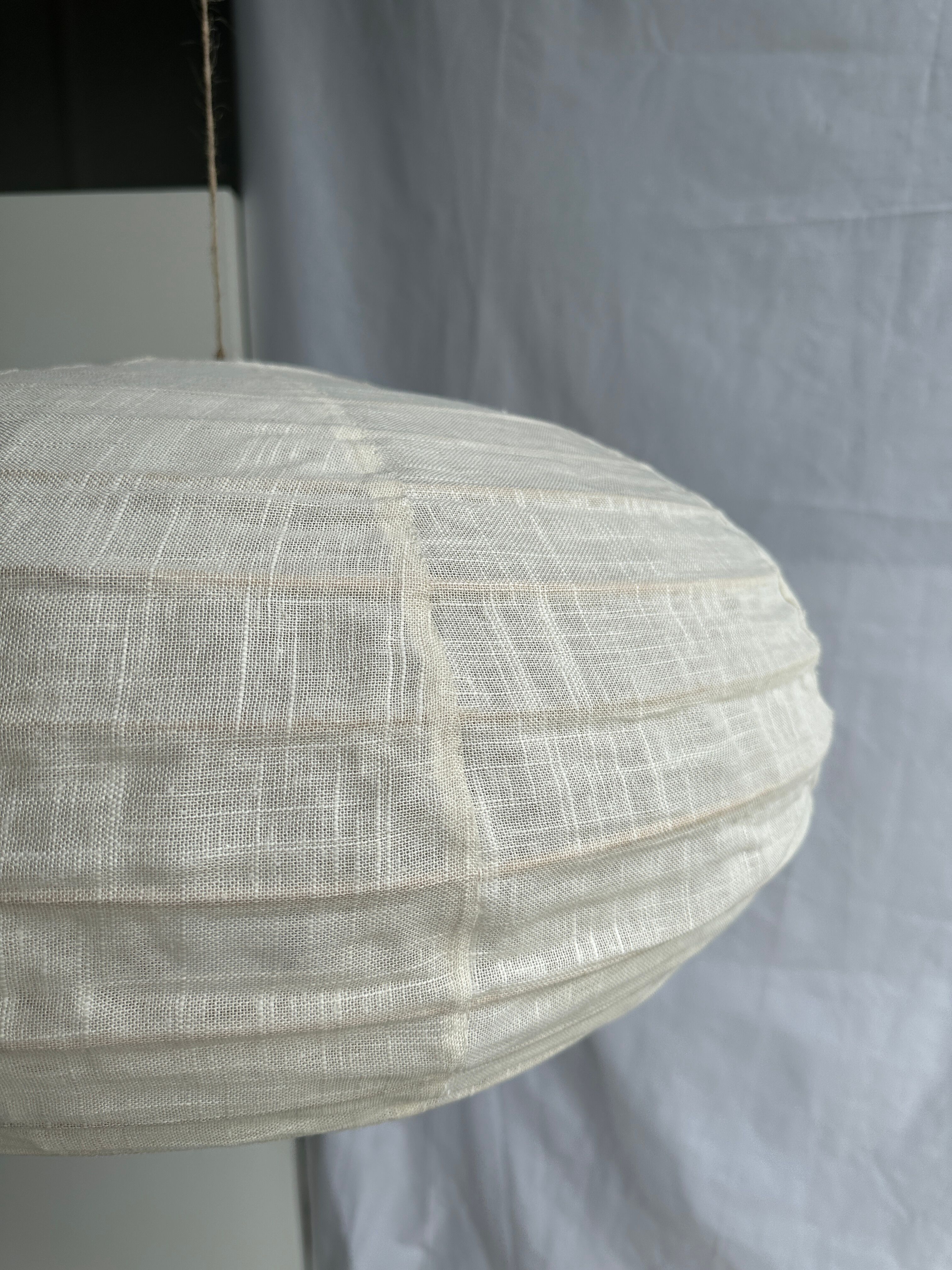 Suspension in rattan and natural linen Japanese style flattened oval h35 d60