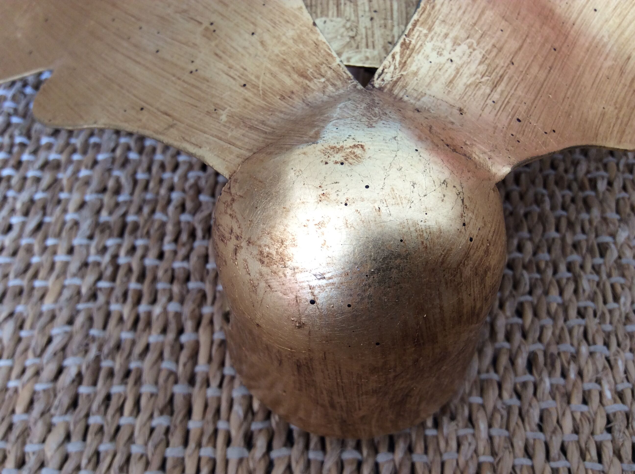 Wall lamp in gilded metal