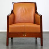 Fauteuil design artdeco en cuir de vache. grand confort et détails uniques