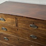 Antique early Victorian 1840–1860 large mahogany chest of drawers