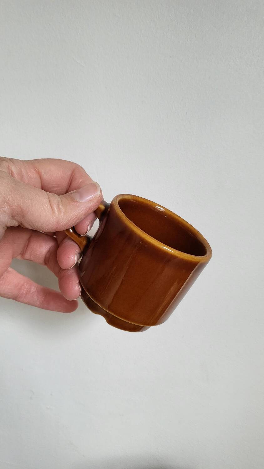 Set of 4 brown ceramic mugs